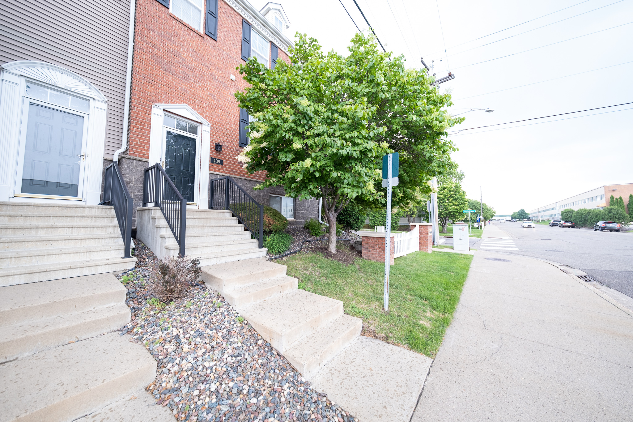439 2nd St. NE