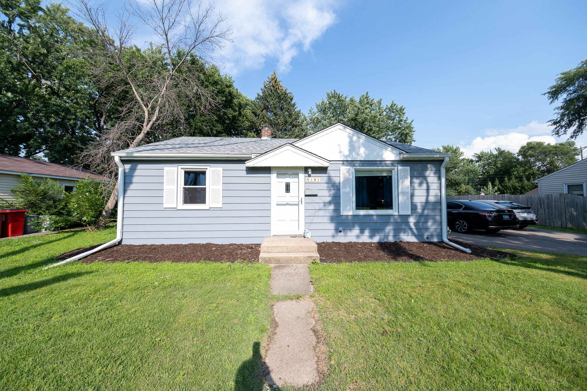 8521 Nicollet Ave. S.