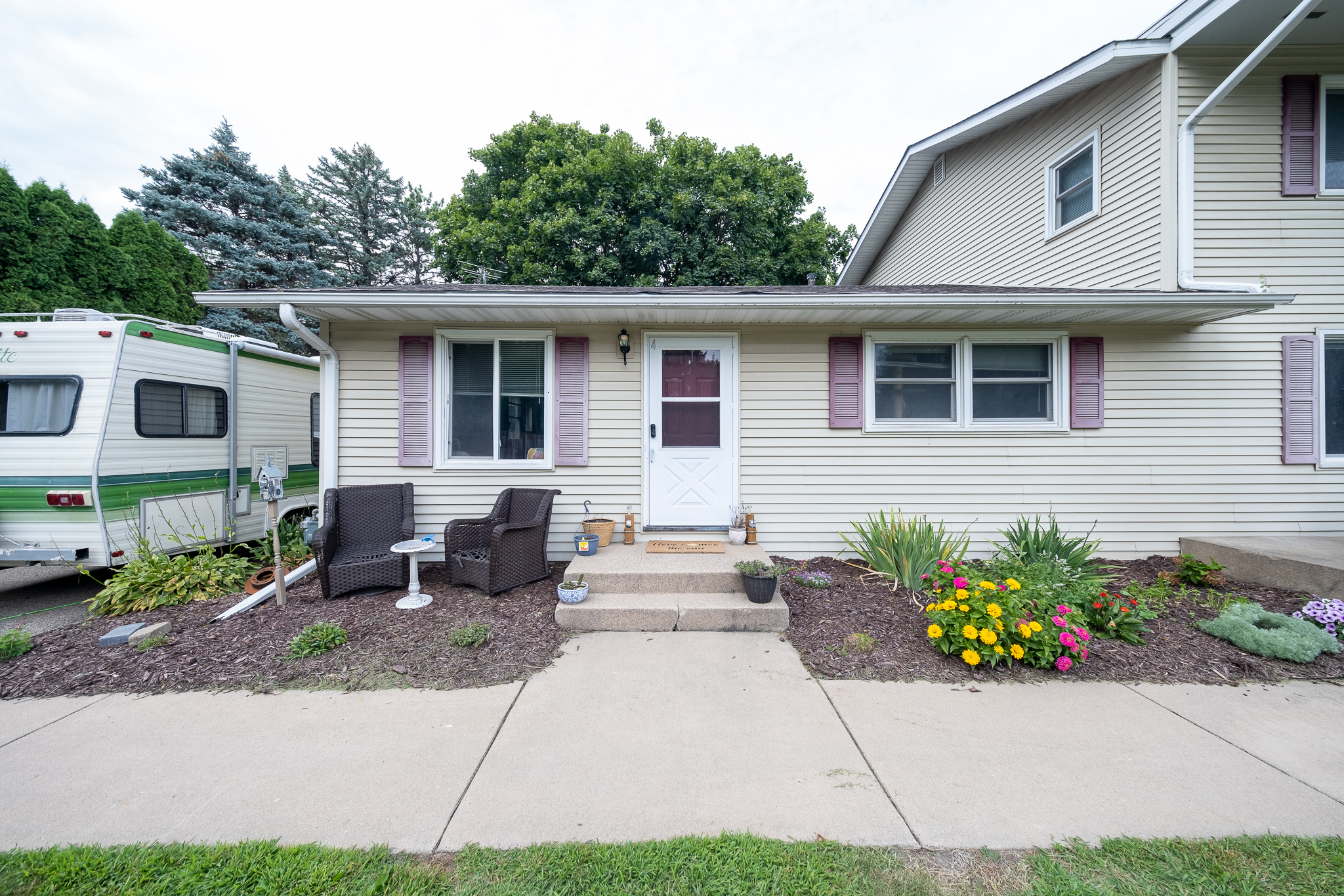 3667 Upper 204th St. W., Unit 4