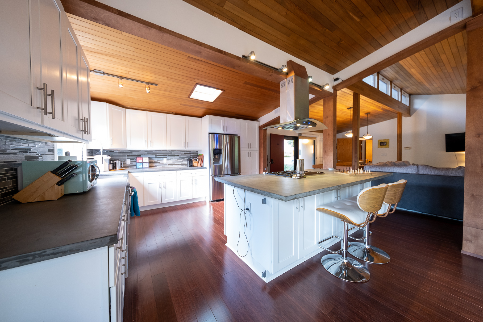 13613 Pleasant Ln.