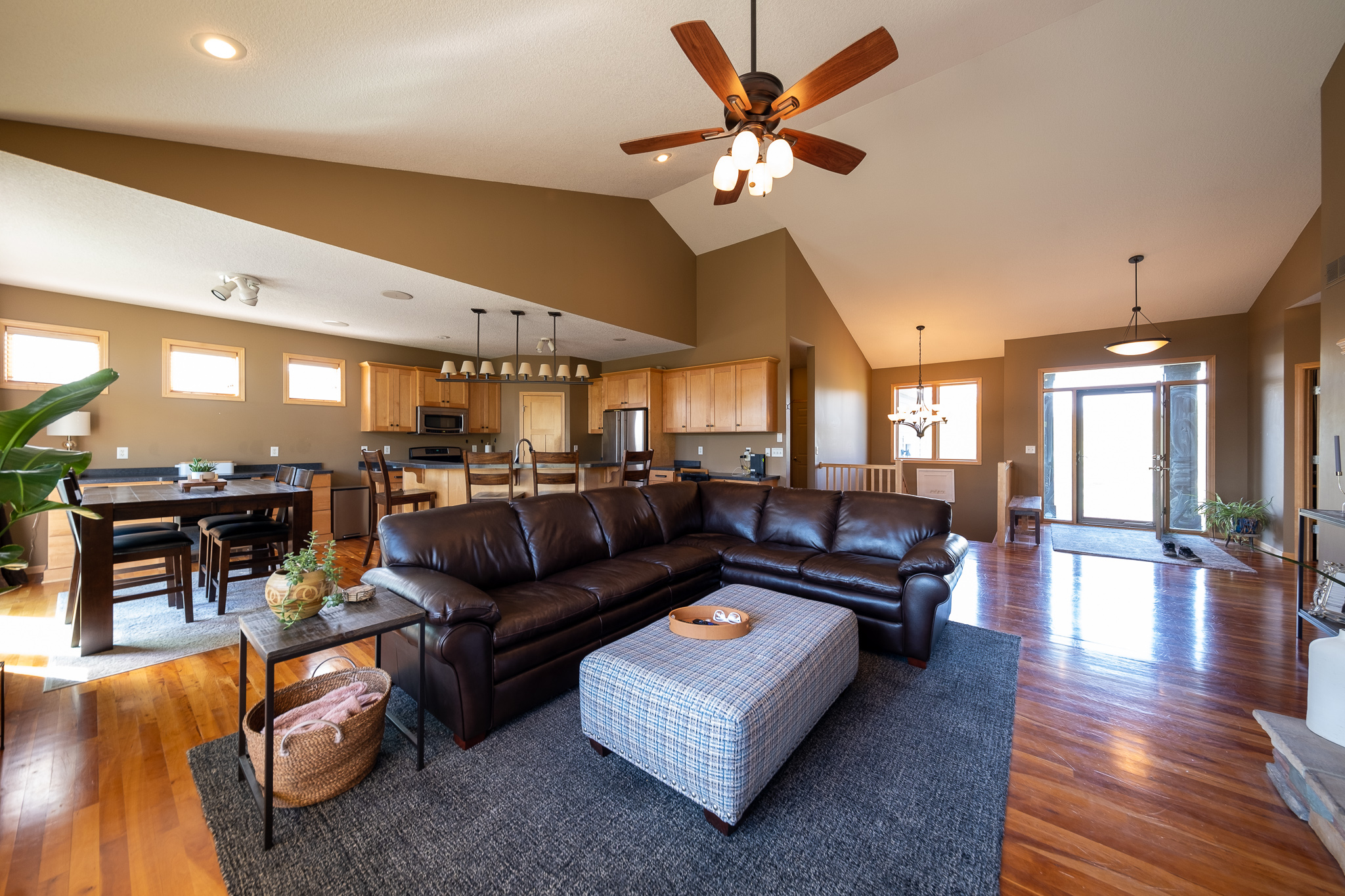 6531 Century Ln.