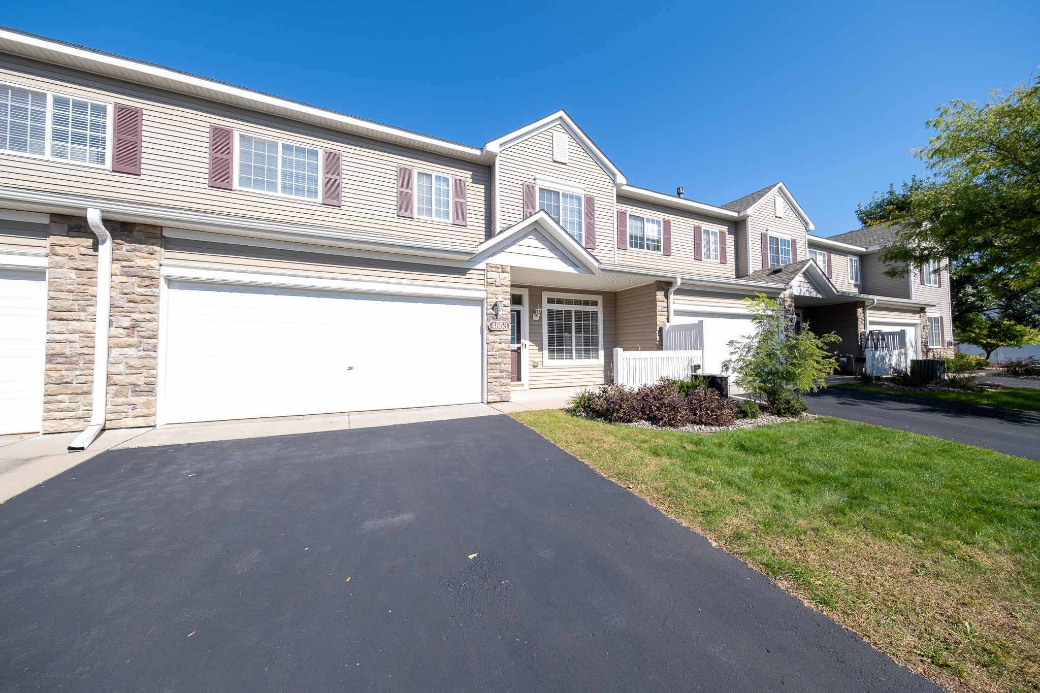 4853 Bisset Ln.