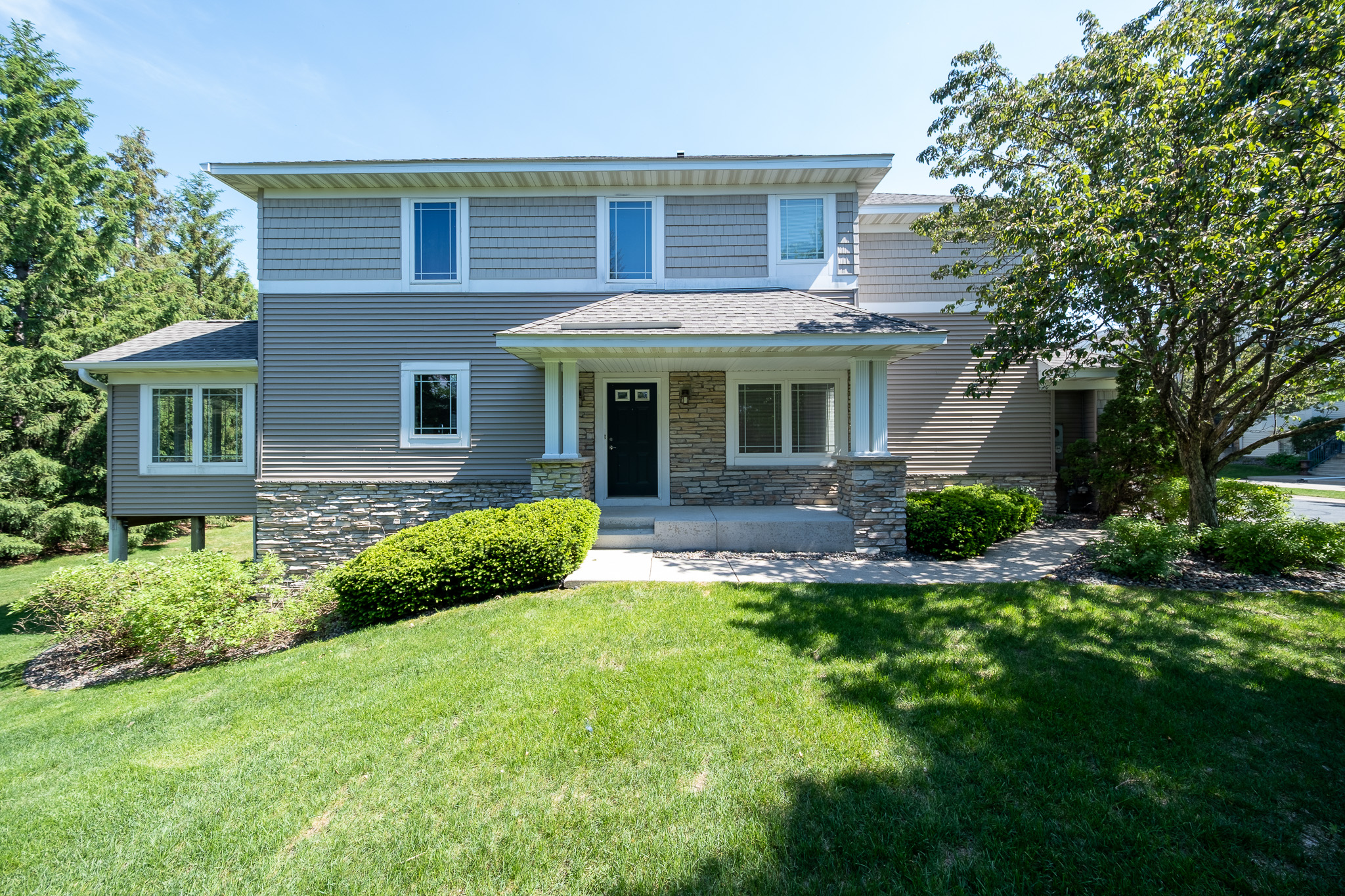 15523 Lilac Dr.