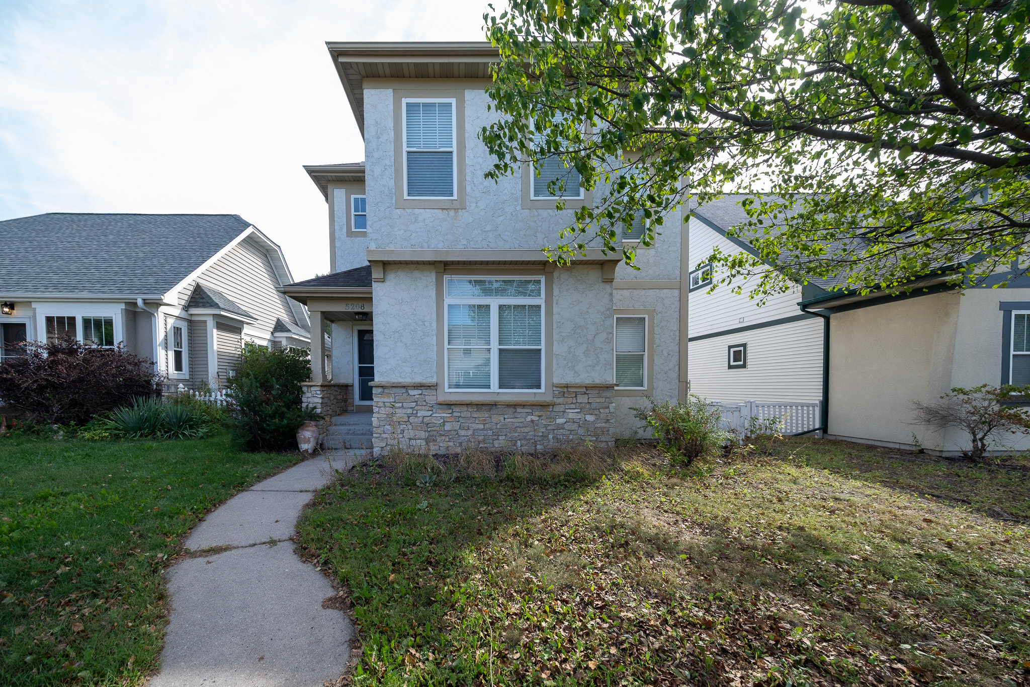 5208 N. Humboldt Ave.