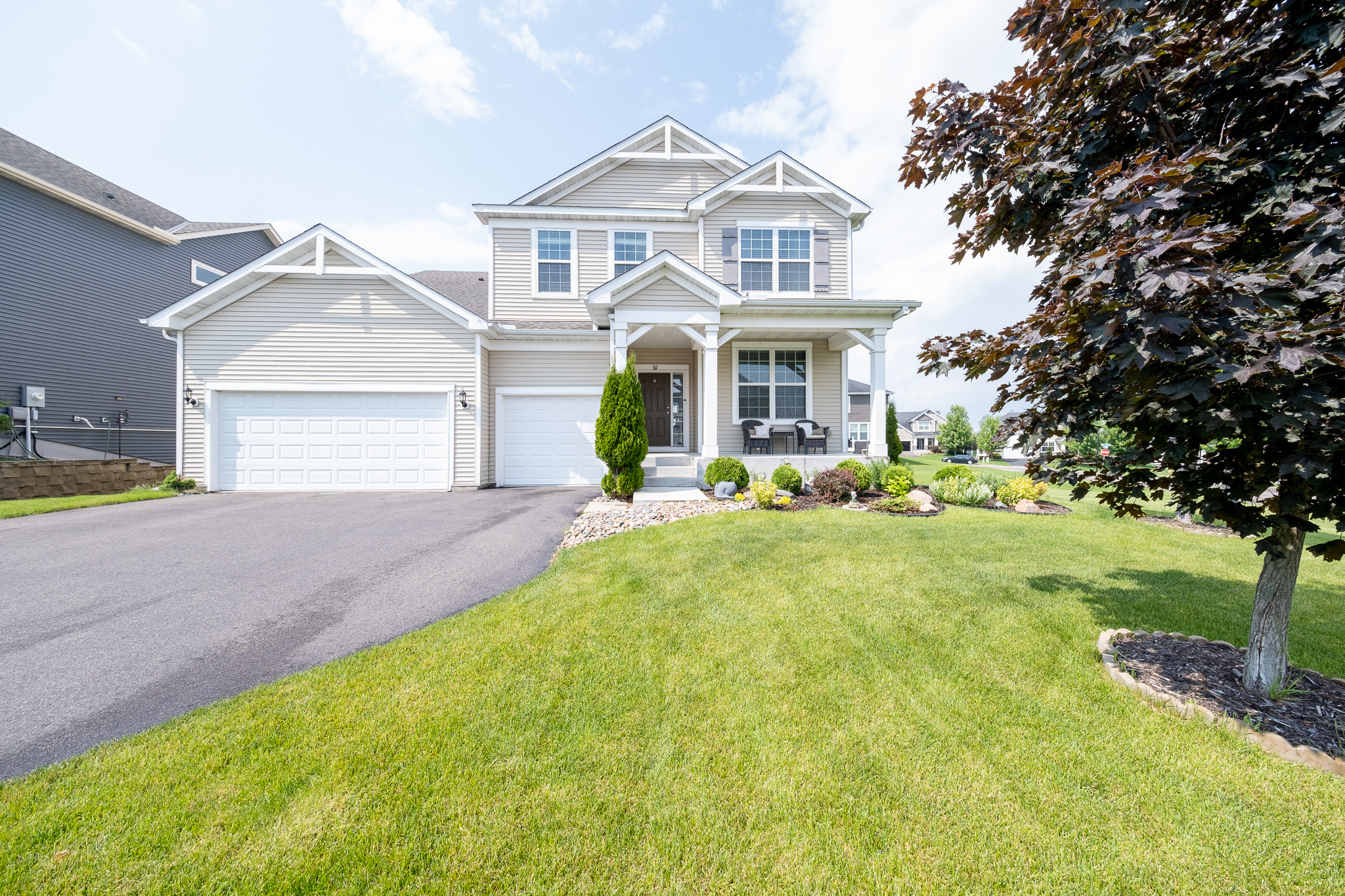 5570 Queensland Ln. N.