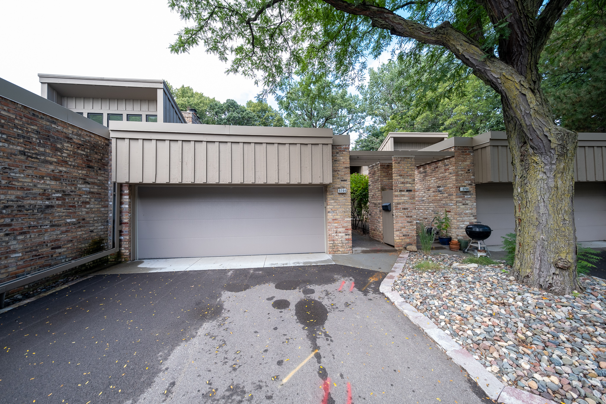5704 Duncan Ln.
