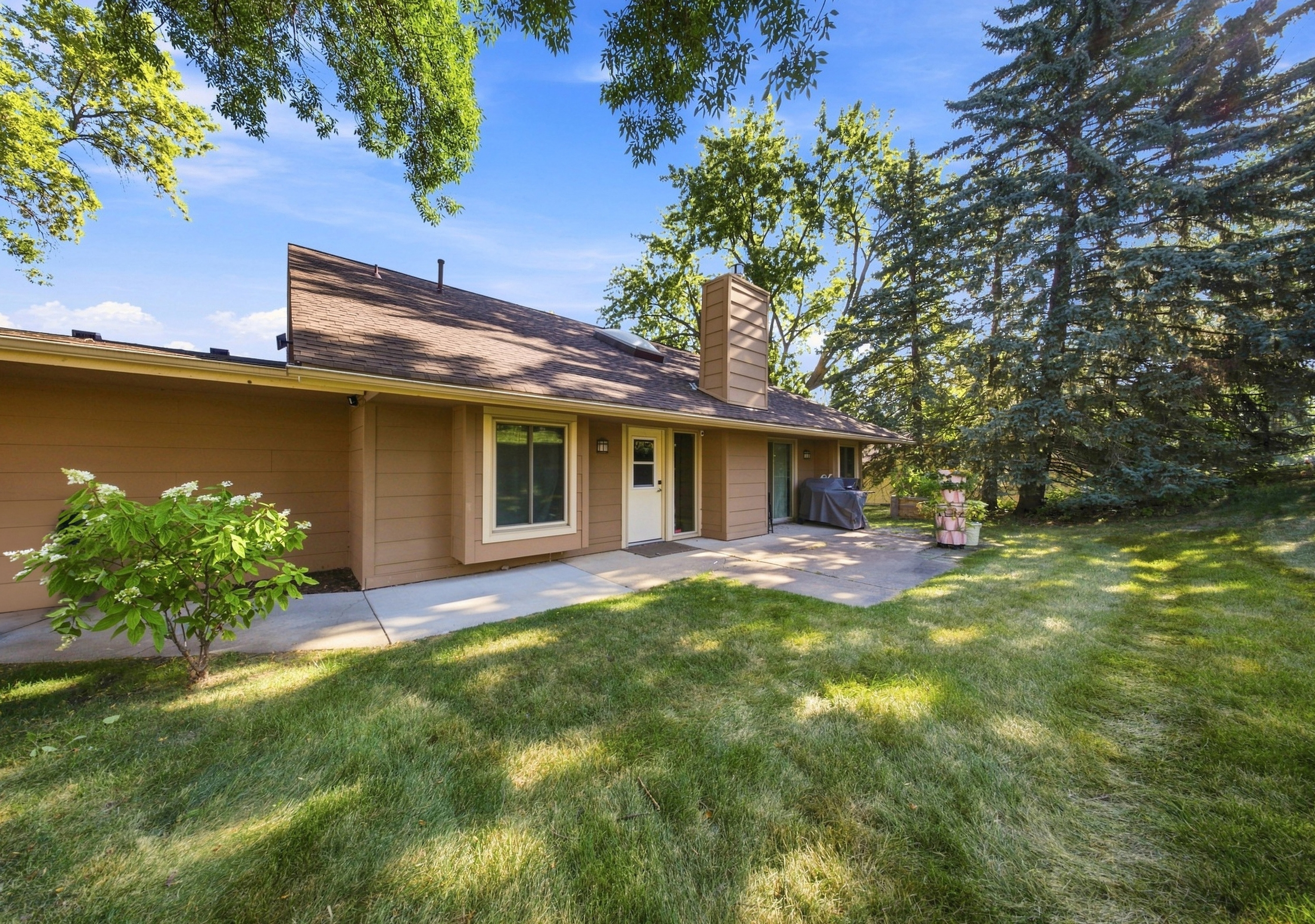 2133 Tamarin Trail - 1